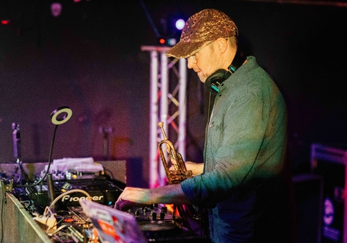 DJ electronic